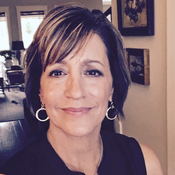 Meet your Posher, Susan - Picture 2 of 2